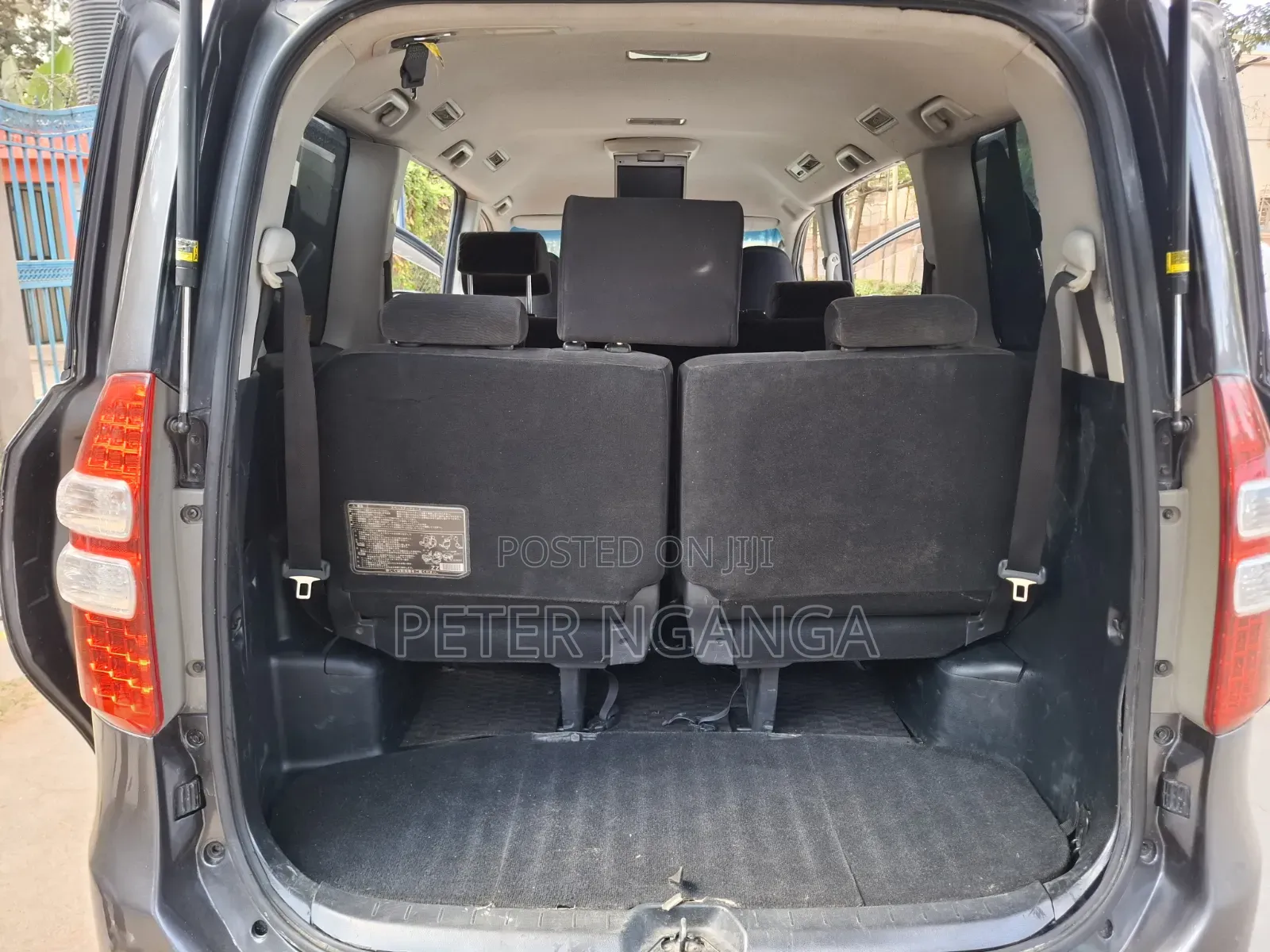 Toyota Noah 2012 Gray