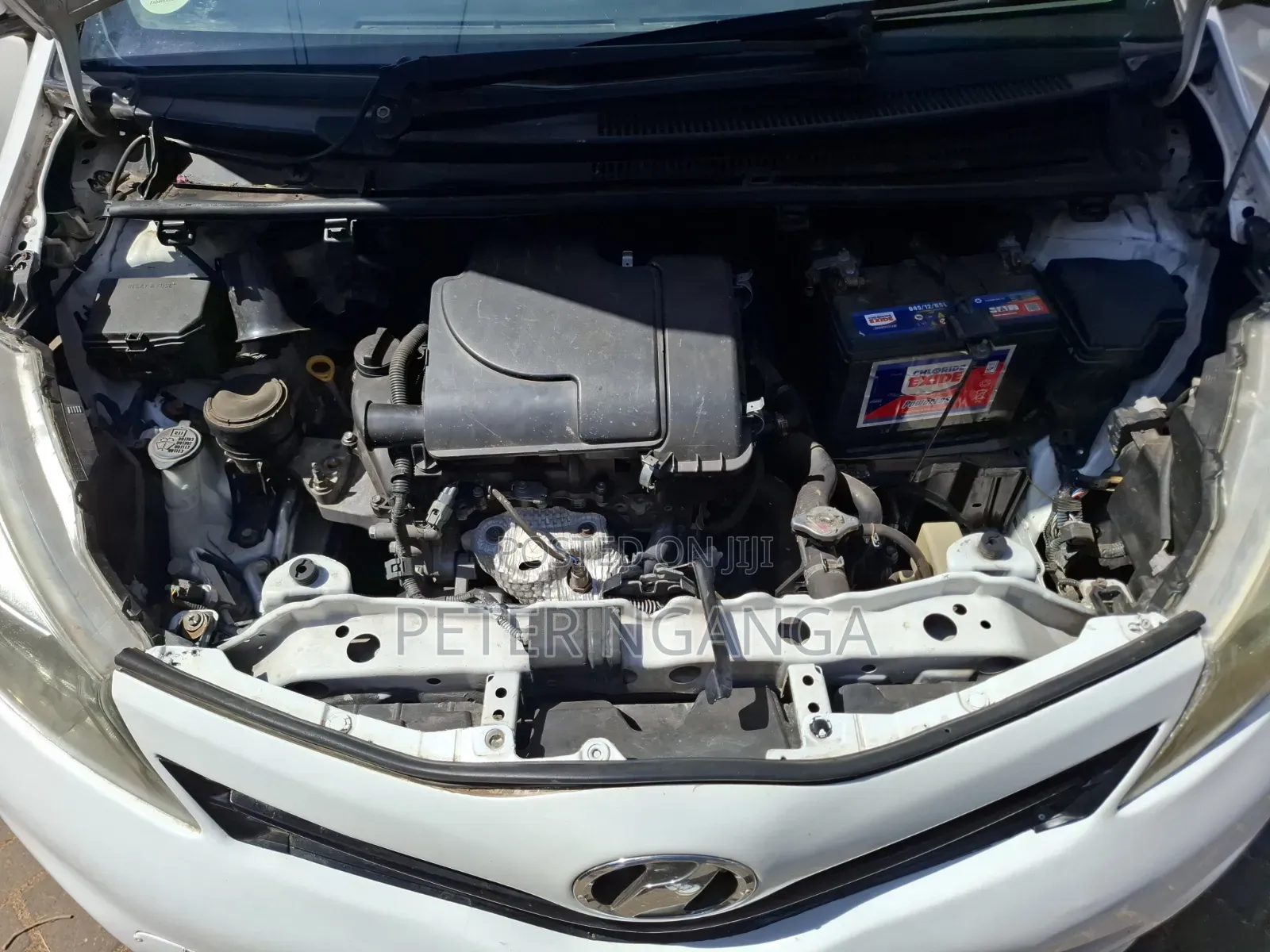 Toyota Vitz 2011 White