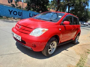 Toyota IST 2004 Red