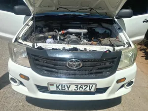 Toyota Hilux 2014 Pearl