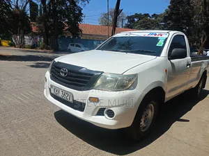 Toyota Hilux 2014 Pearl