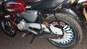 Bajaj Boxer 150 UG 2022 Red