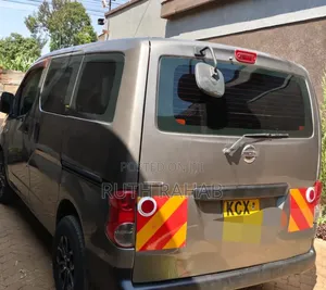 Nissan NP200 2012 Silver