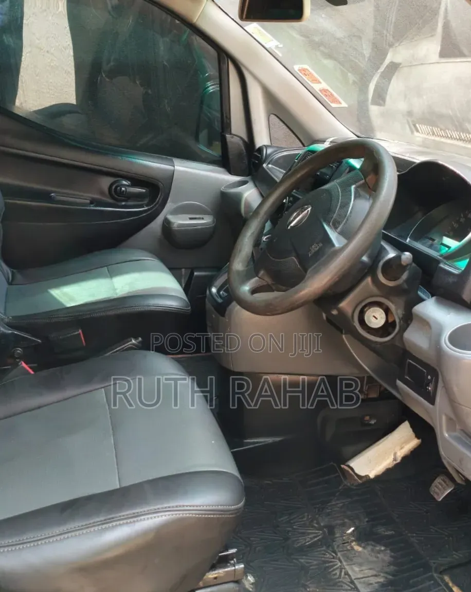 Nissan NP200 2012 Silver
