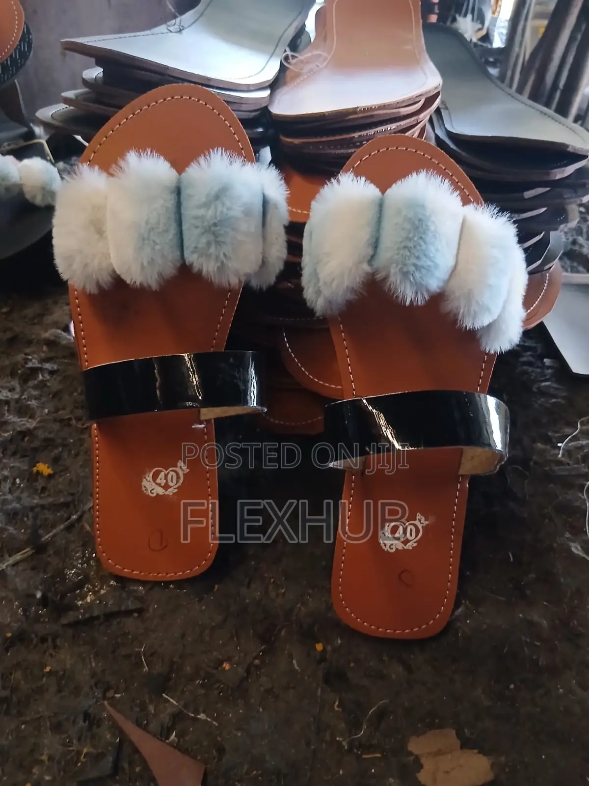 Ladies Fur Flat Sandals Stylish Soft Fuzzy Slip on Shoes