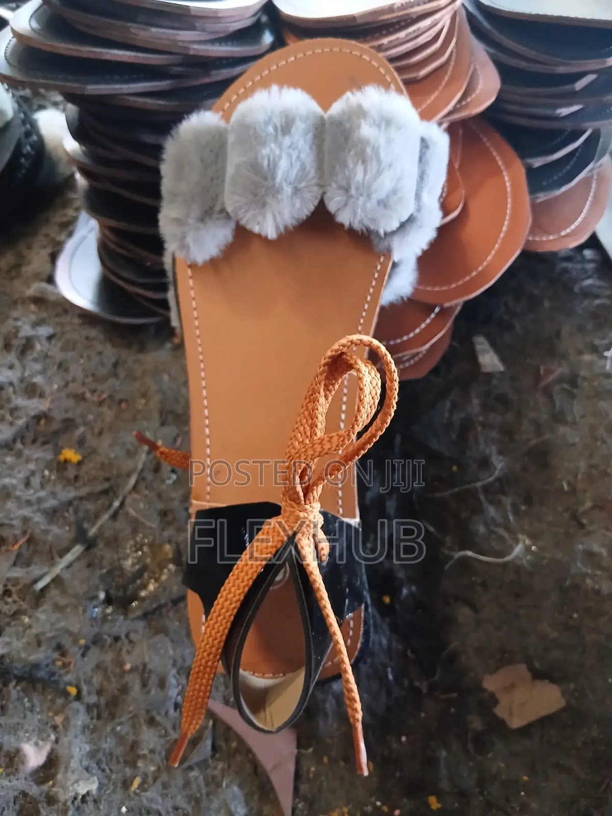Ladies Fur Flat Sandals Stylish Soft Fuzzy Slip on Shoes