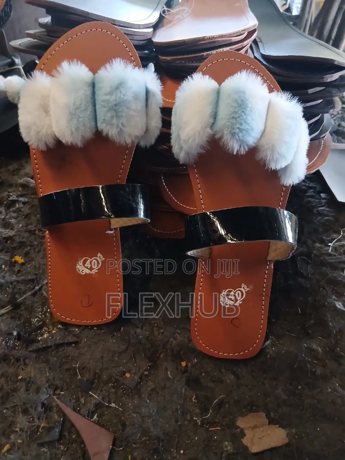 Ladies Fur Flat Sandals Stylish Soft Fuzzy Slip on Shoes