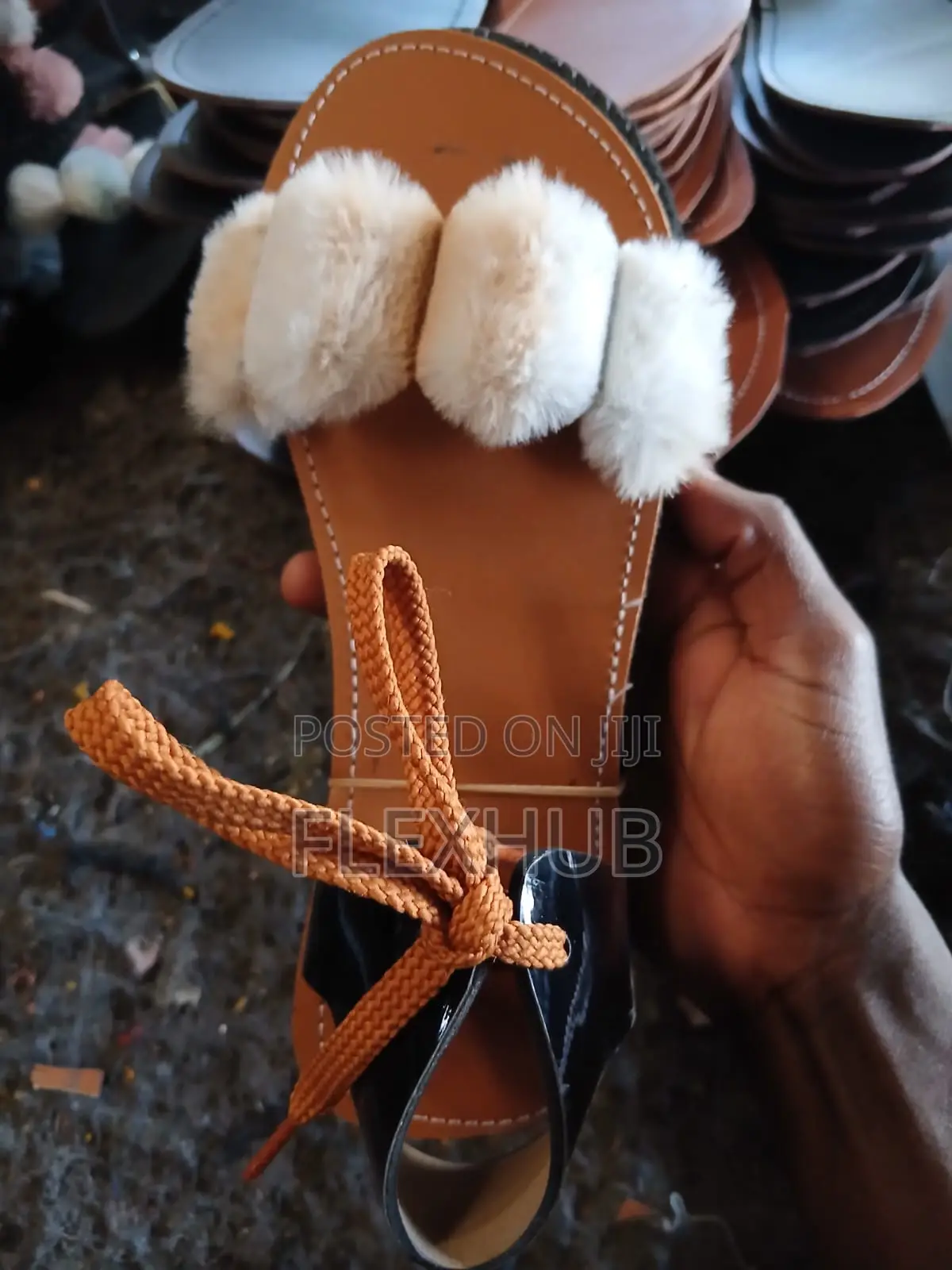 Ladies Fur Flat Sandals Stylish Soft Fuzzy Slip on Shoes