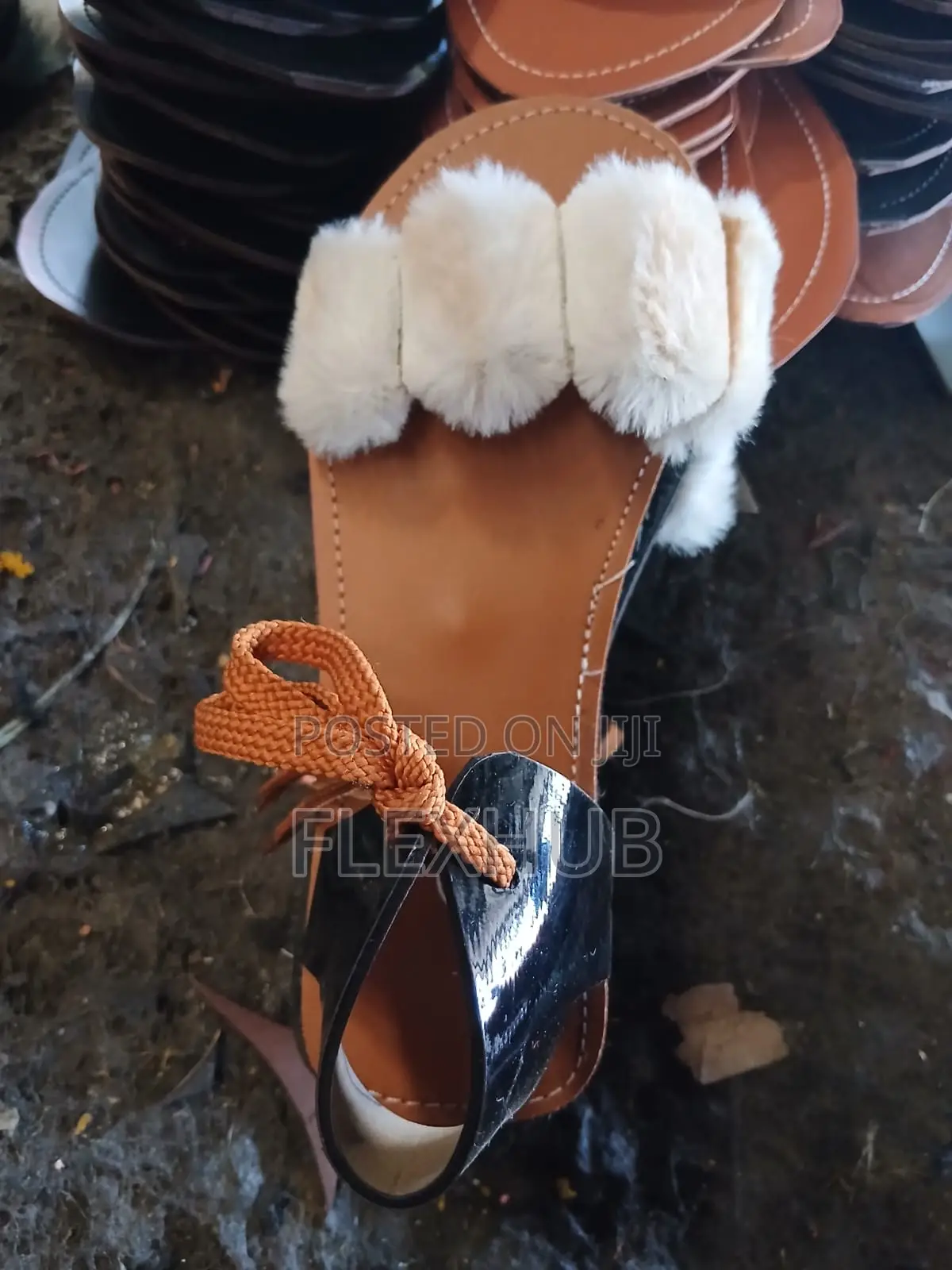 Ladies Fur Flat Sandals Stylish Soft Fuzzy Slip on Shoes