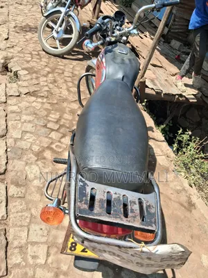 Bajaj Boxer 100 2019 Red