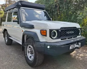 Toyota Land Cruiser 2012 White