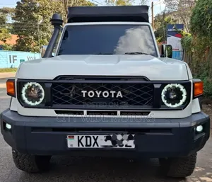 Toyota Land Cruiser 2012 White