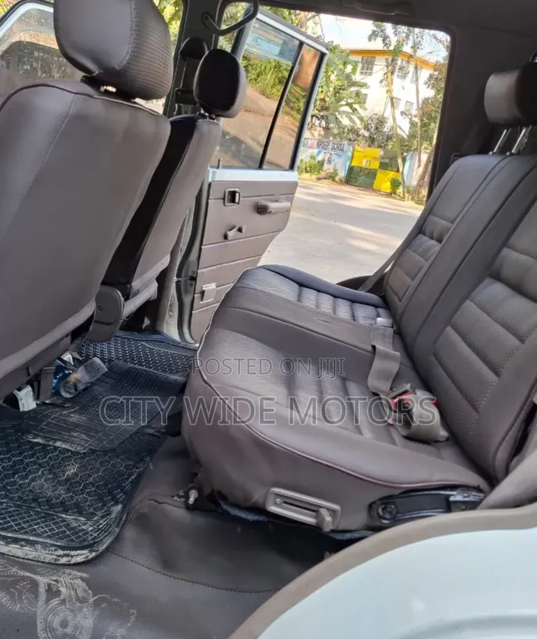 Toyota Land Cruiser 2012 White