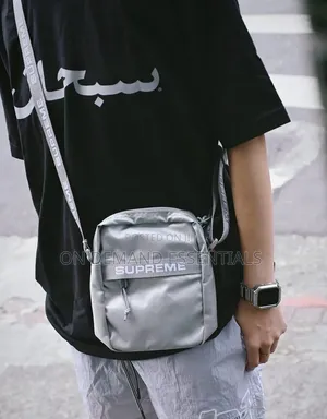 Supreme Shoulder Bag size : 20×14×5cm