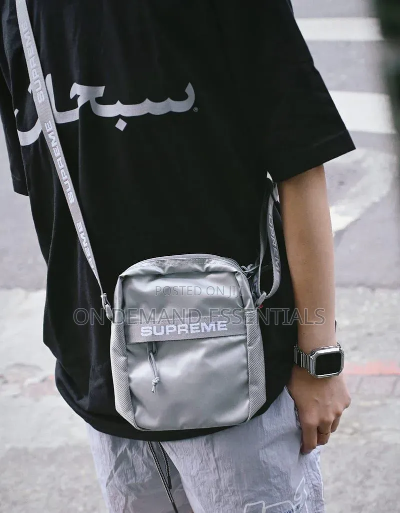 Supreme Shoulder Bag size : 20×14×5cm