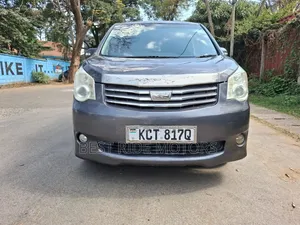 Toyota Noah 2.0 158hp FWD (8 Seater) 2011 Gray