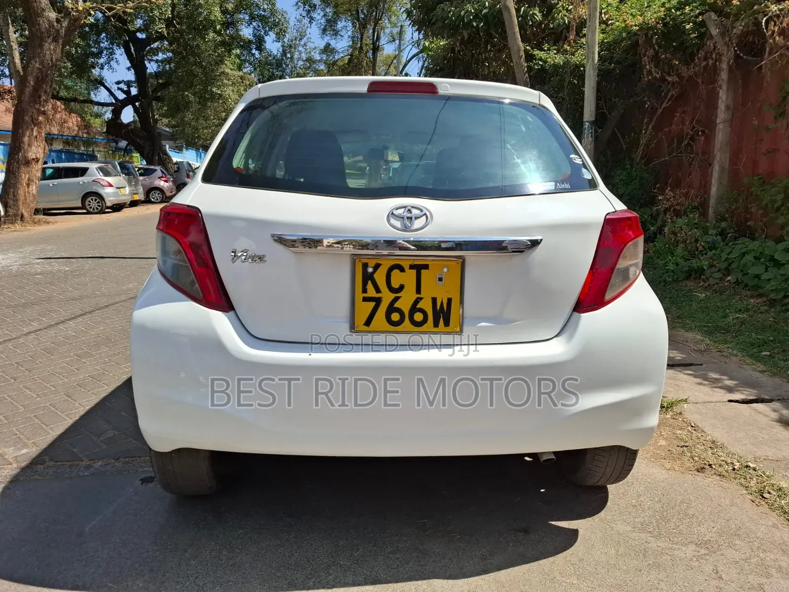 Toyota Vitz 1.0 FWD 5dr 2011 White