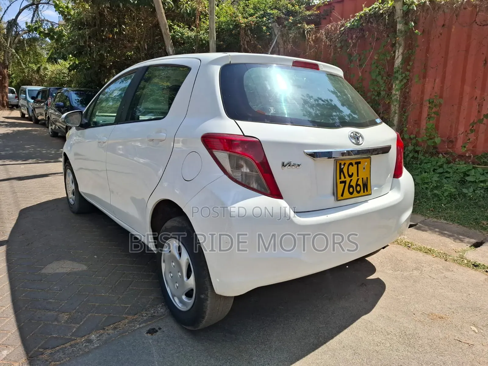 Toyota Vitz 1.0 FWD 5dr 2011 White