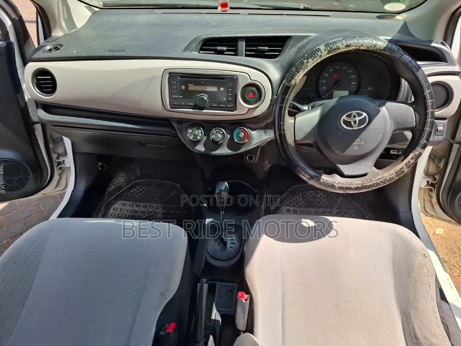 Toyota Vitz 1.0 FWD 5dr 2011 White