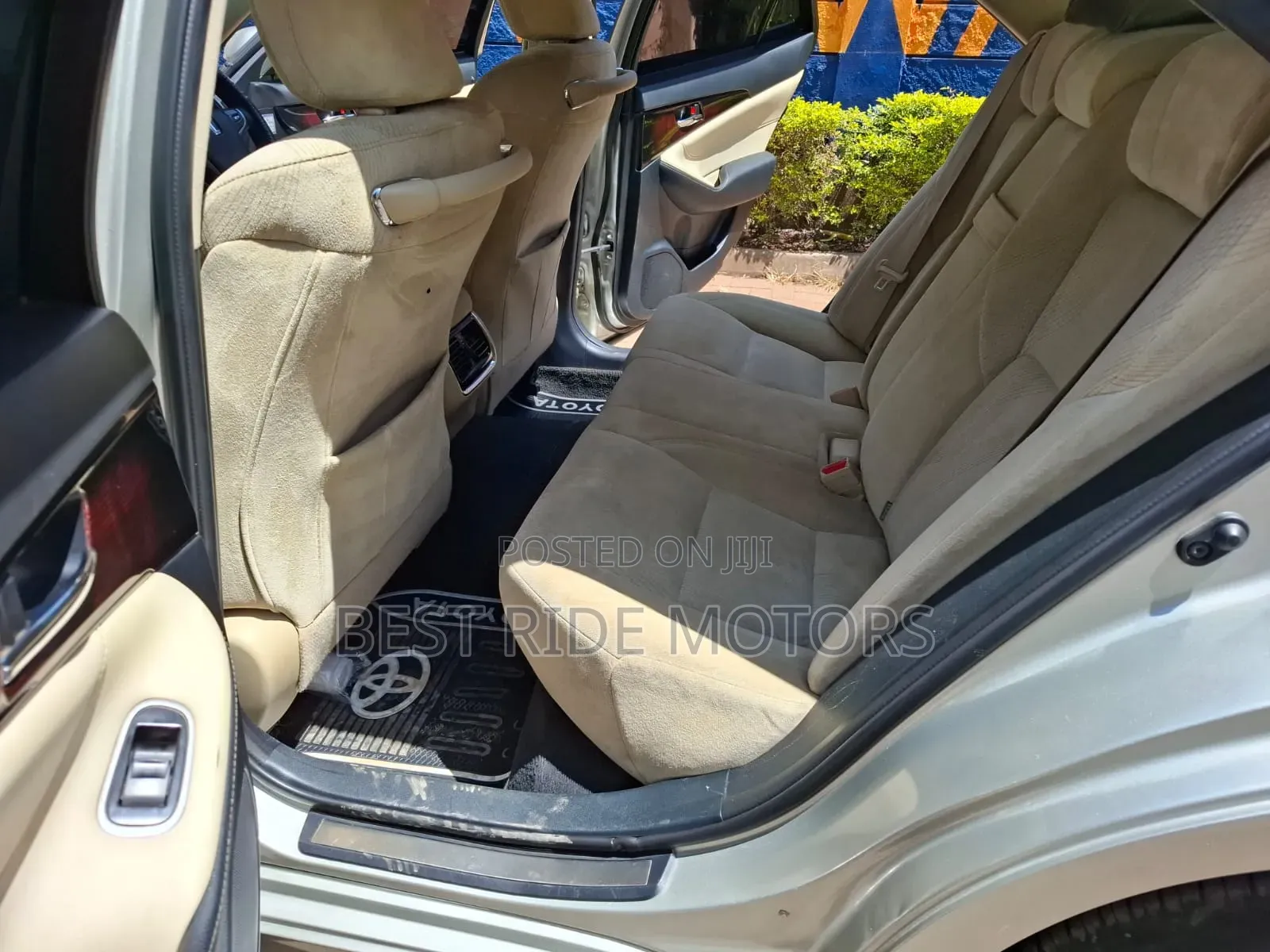Toyota Crown 2016 Silver