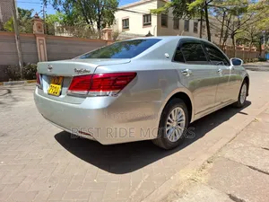 Toyota Crown 2016 Silver