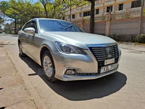 Toyota Crown 2016 Silver