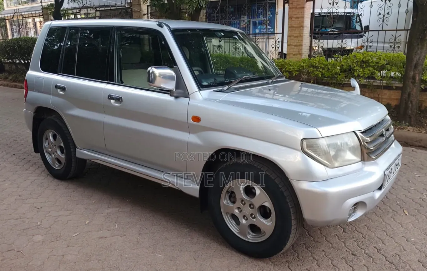 Mitsubishi Pajero 2002 Silver