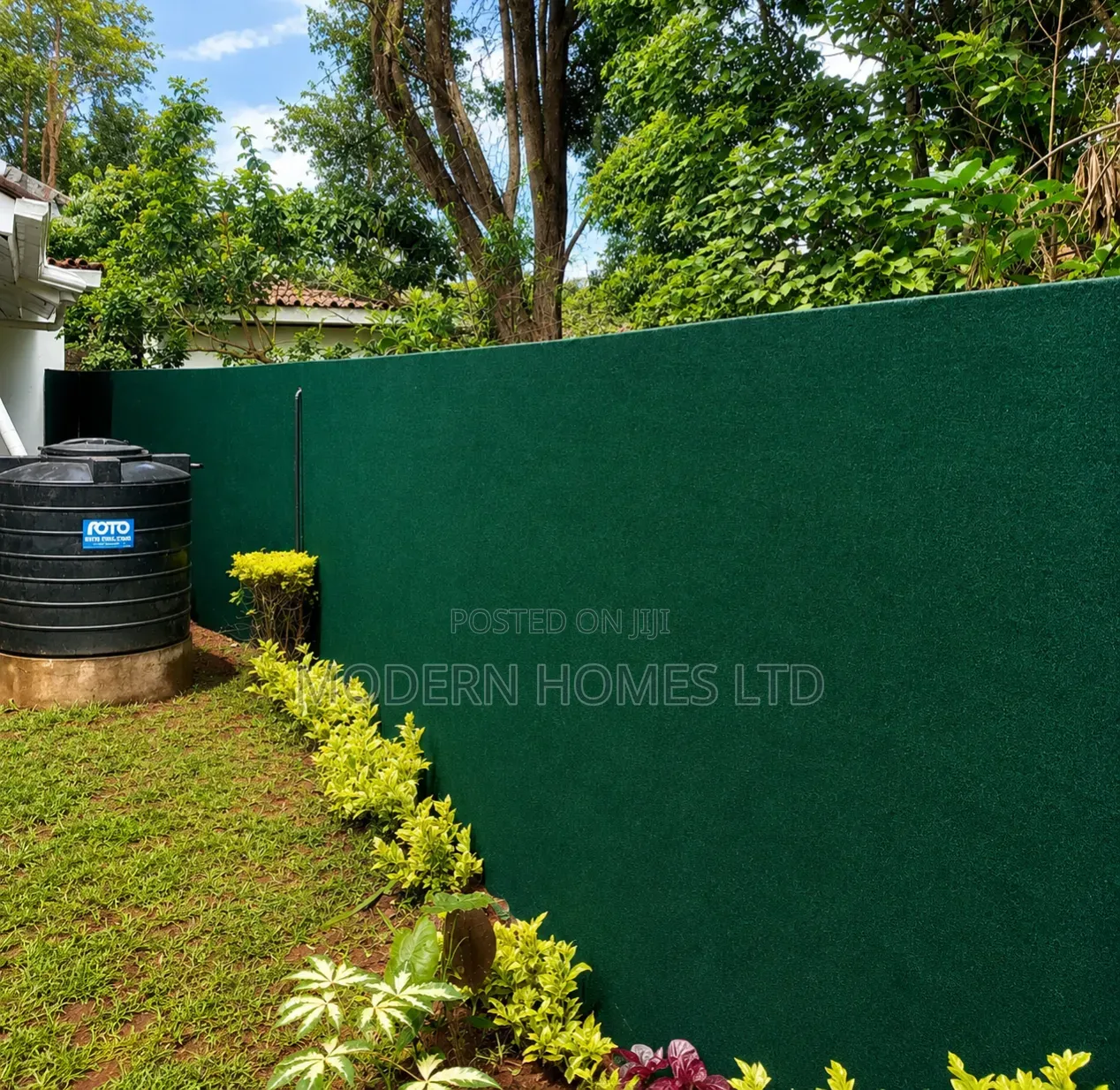 Modern Stand-Alone Privacy Screen Fence | Stylish Durable