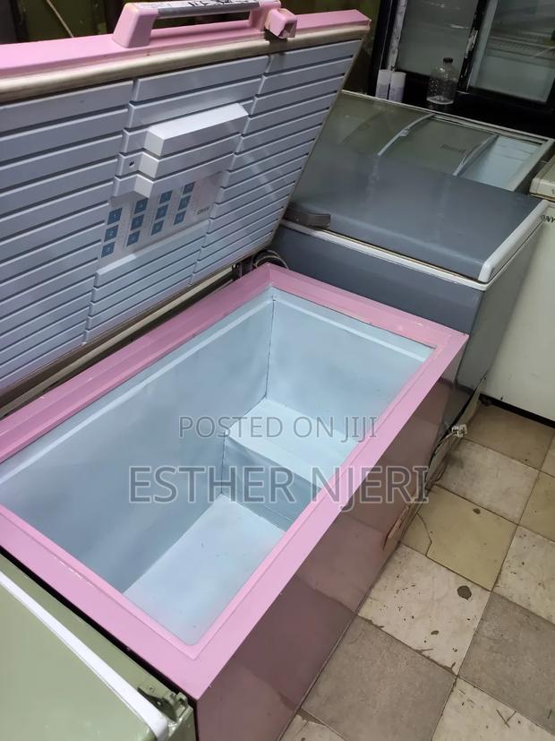 Pink Chest Freezer 300litres - thumbnail 2