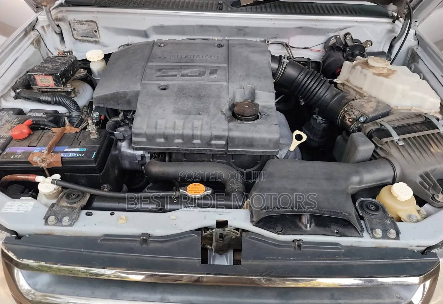 Mitsubishi Pajero IO 2004 Silver
