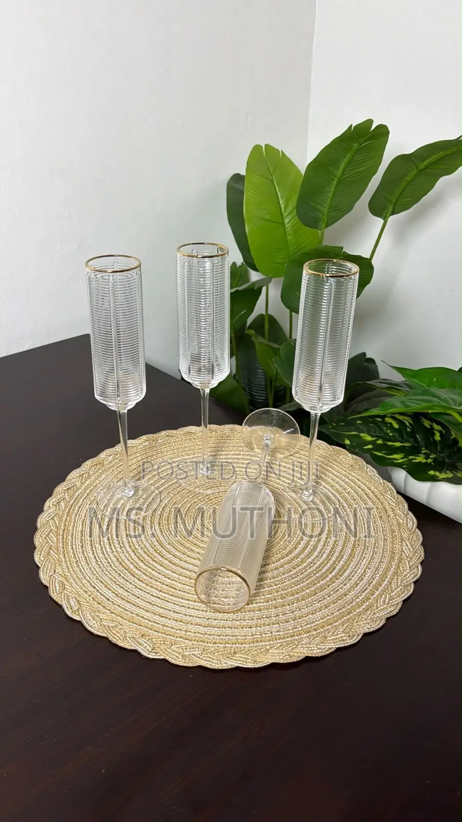 6 PCs Optic Ribbed Champagne Flute With a Gold Rim