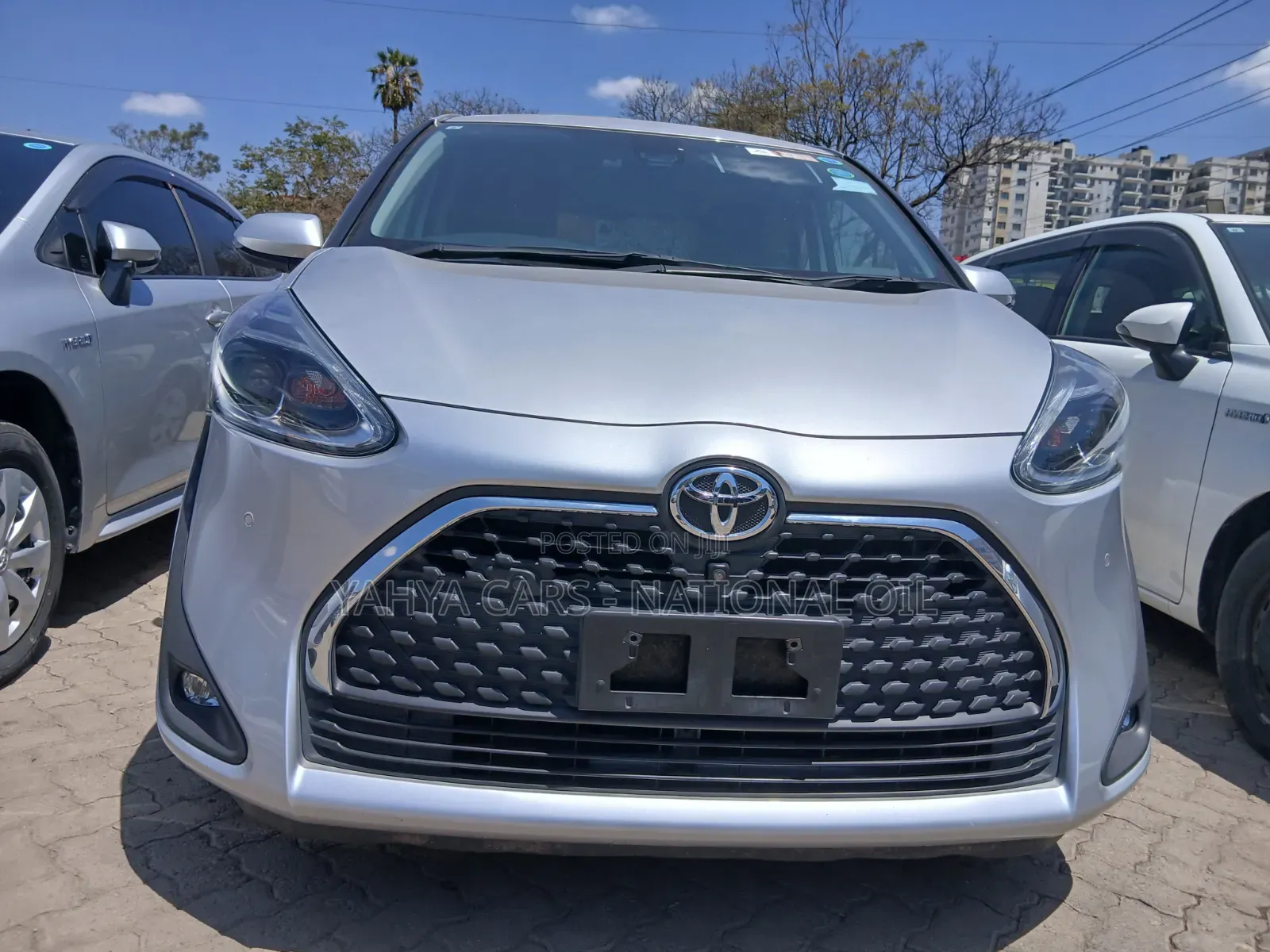 Toyota Sienta 2019 Silver
