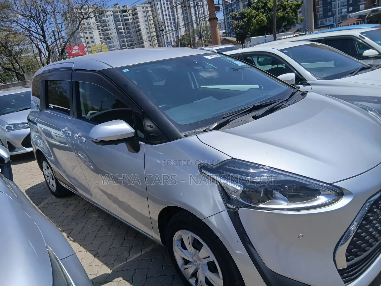 Toyota Sienta 2019 Silver