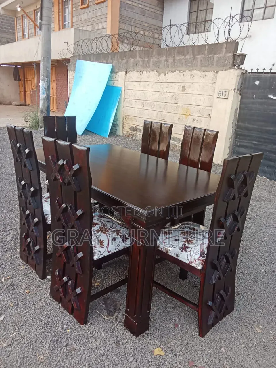 Mahogany 6 Seater Dining Sets .