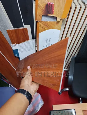 Real-Wood-Look Durable Waterproof Laminate Flooring LVT Carpets