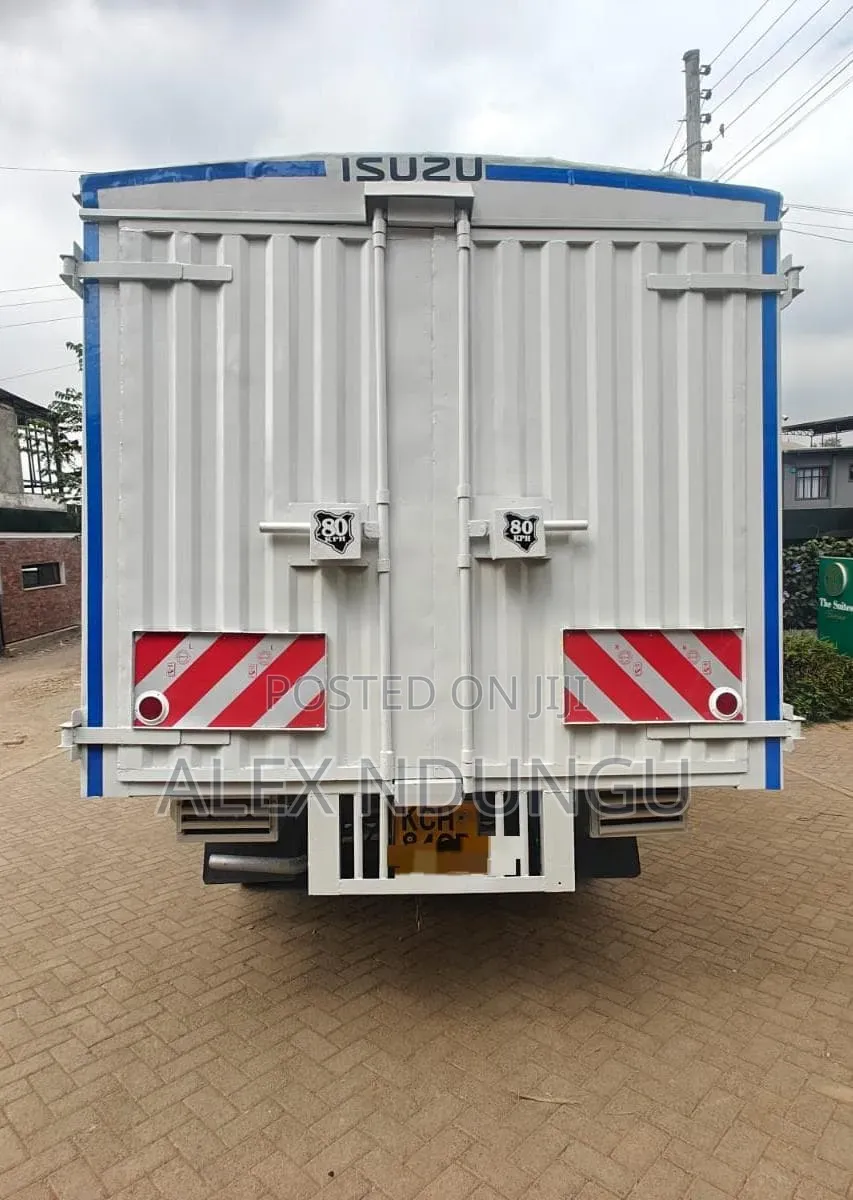 Isuzu NPR Very Clean