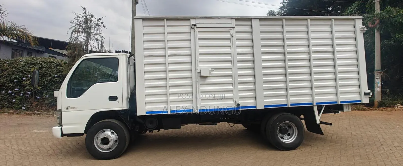 Isuzu NPR Very Clean