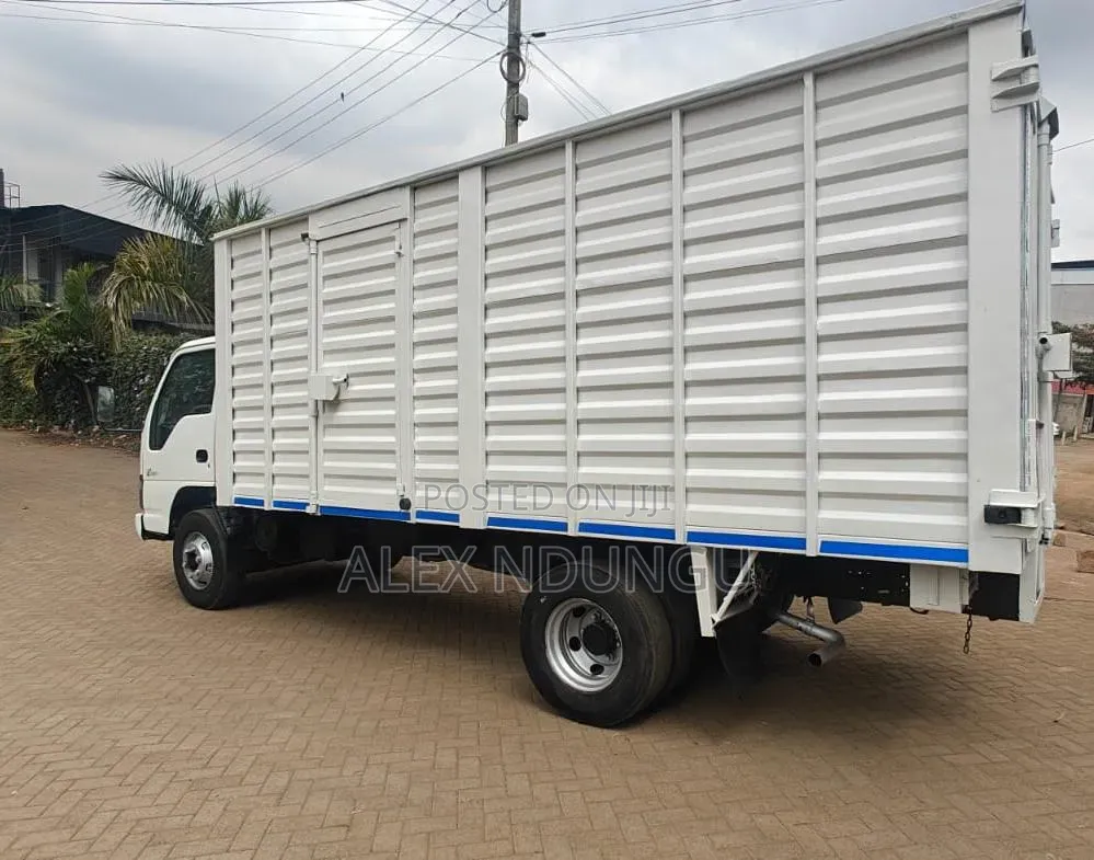 Isuzu NPR Very Clean
