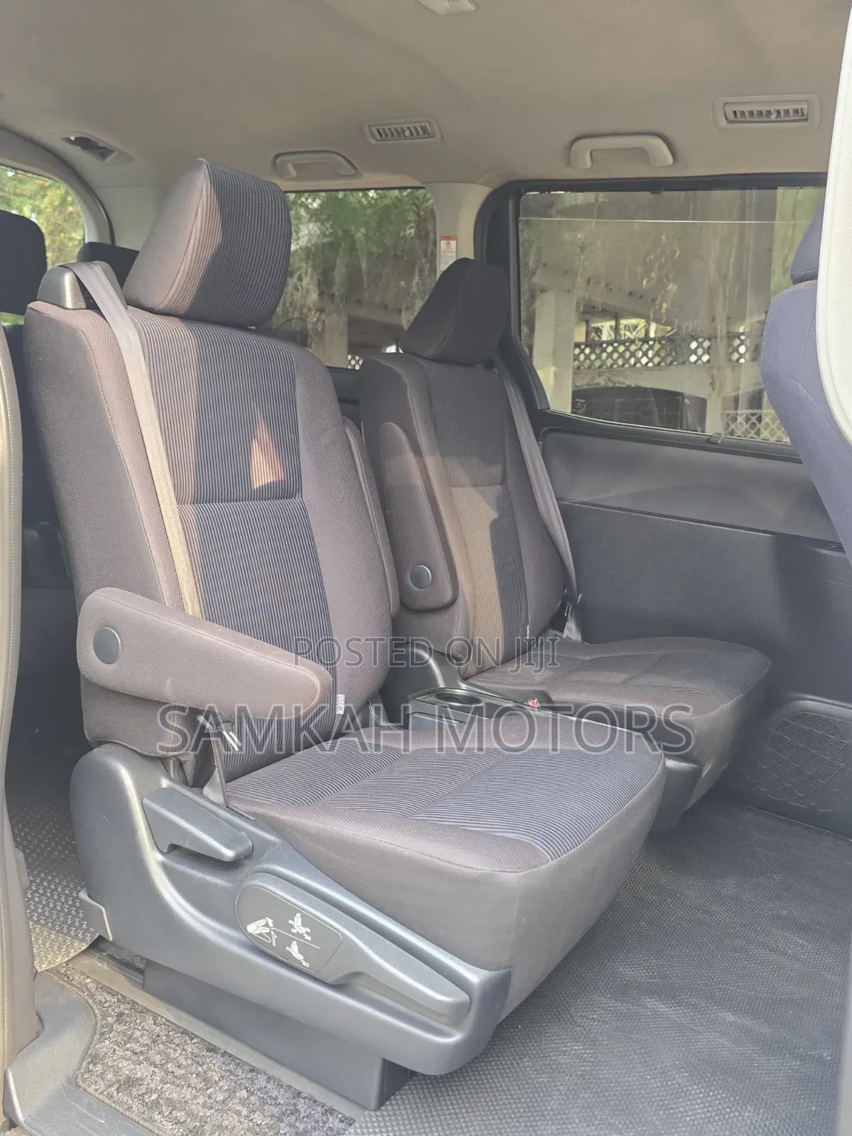 Toyota Noah 2018 Silver