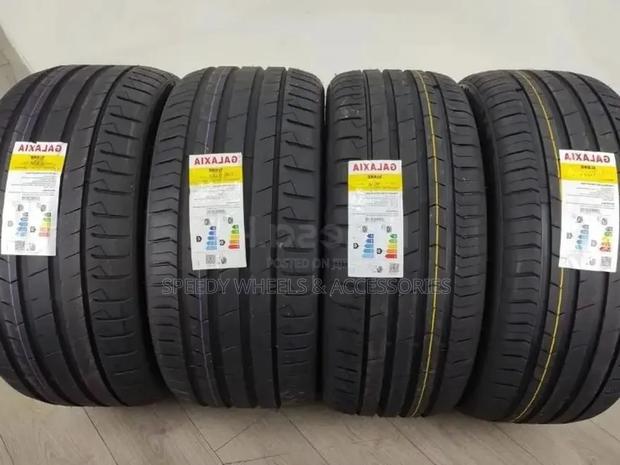 285/40r23 Performance Tyres - thumbnail 2