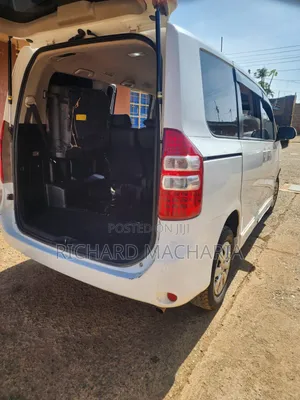 Toyota Noah 2013 White
