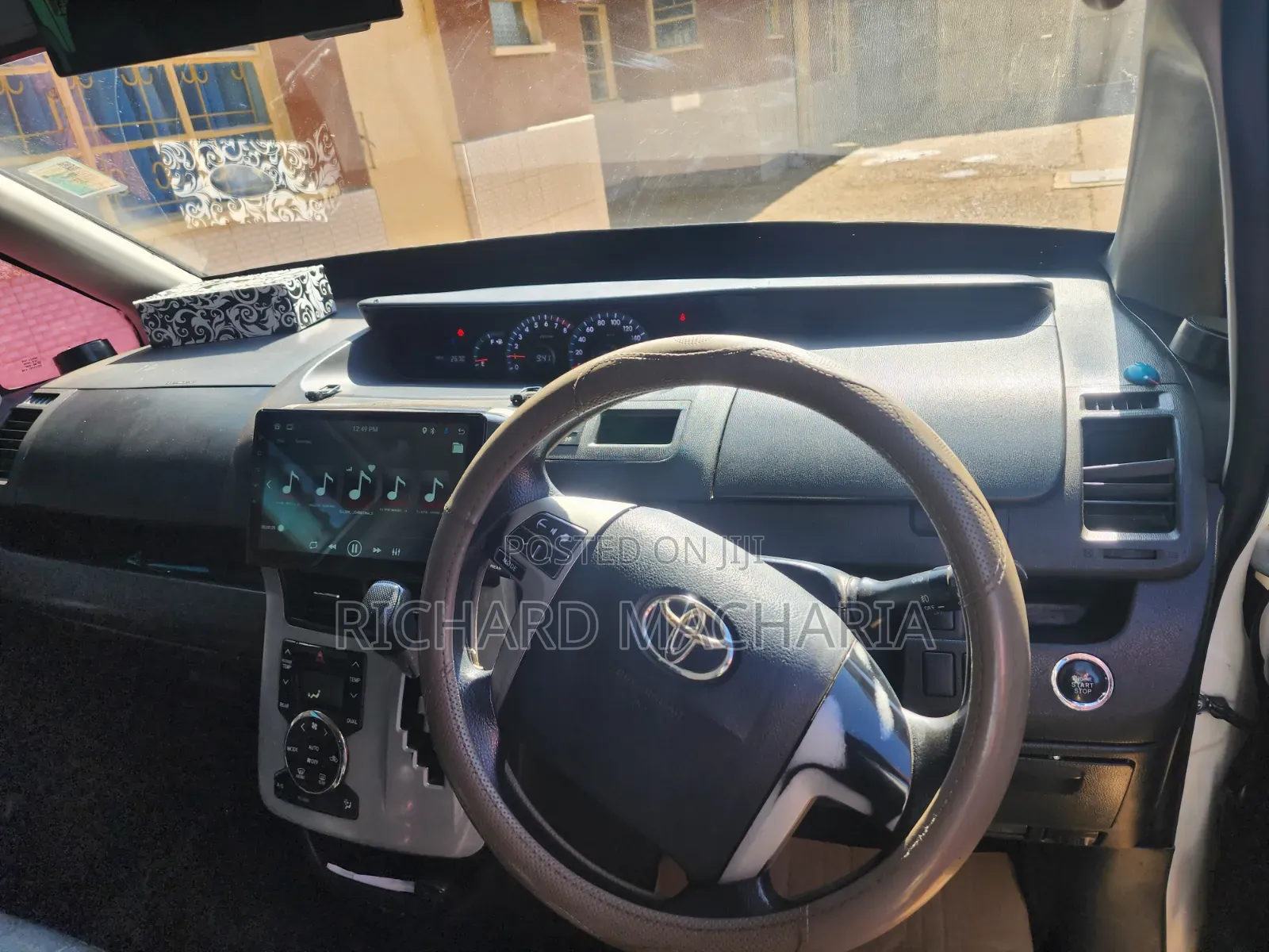 Toyota Noah 2013 White