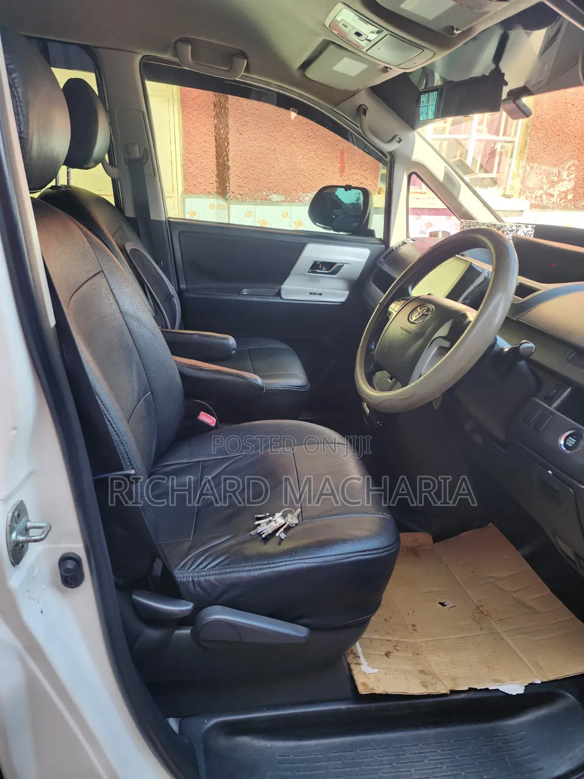 Toyota Noah 2013 White