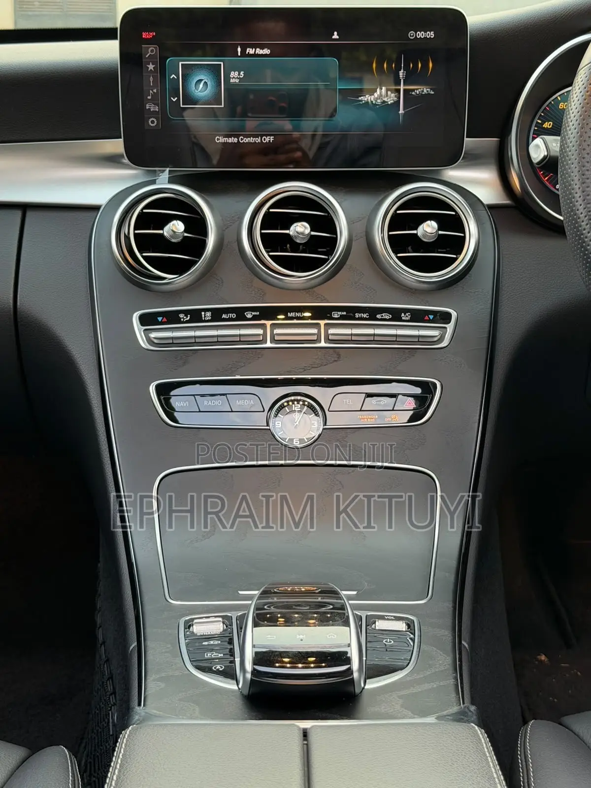 Mercedes-Benz C200 2019 Red