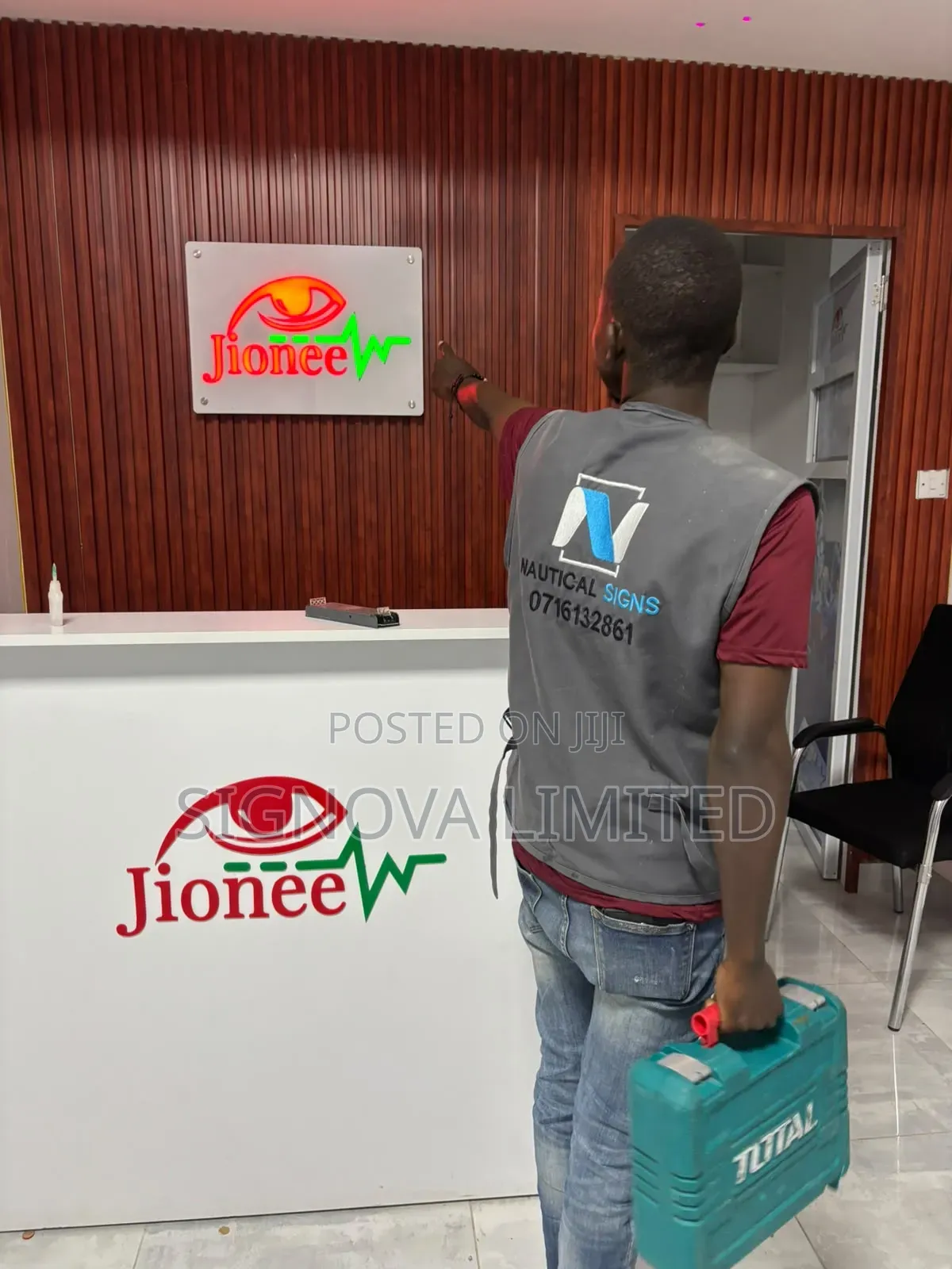 2d,3d Signs,signboards,sign Writer,lightbox,Branding, Sticker.
