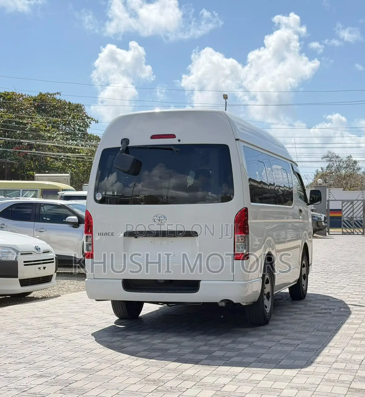 Toyota HiAce 2019 White
