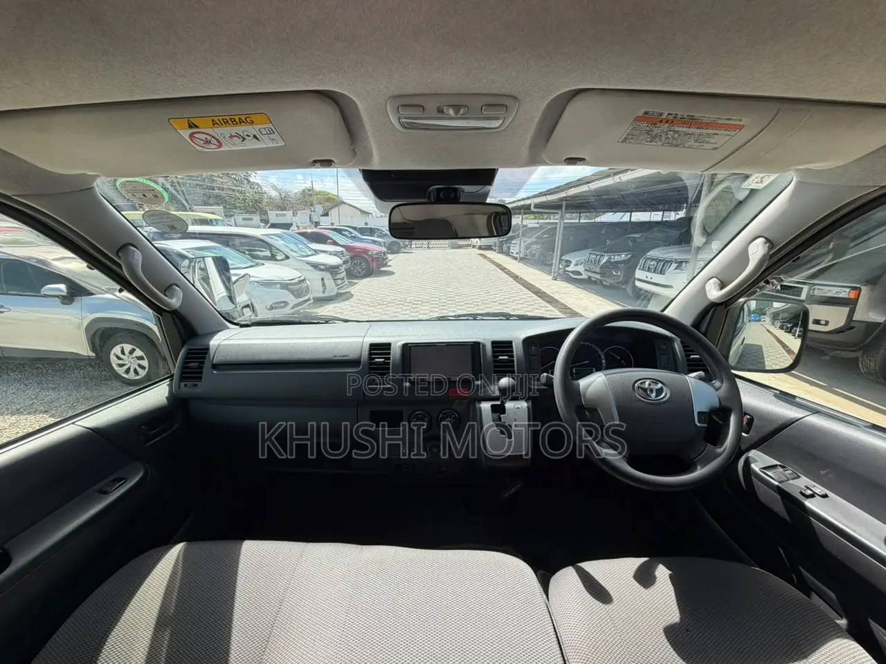 Toyota HiAce 2019 White