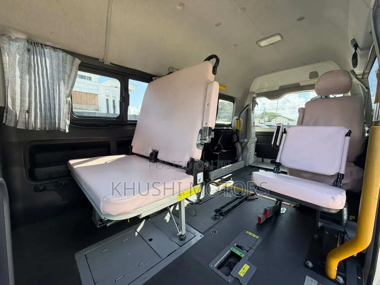 Toyota HiAce 2019 White