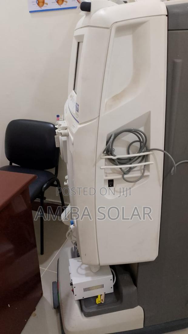 FRESENIUS and Gambro X36-Phoenix Dialysis Machine - thumbnail 3
