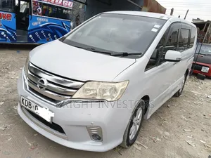 Nissan Serena 2014